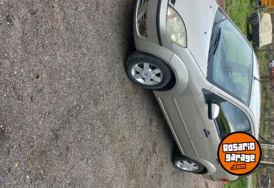 Autos - Ford Fiesta Max 2005 Nafta 311000Km - En Venta