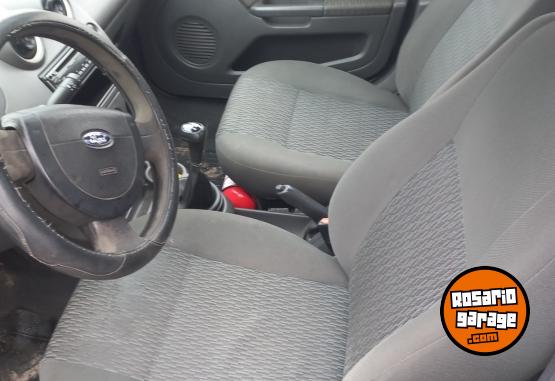 Autos - Ford Fiesta Max 2005 Nafta 311000Km - En Venta