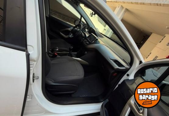 Autos - Peugeot 2008 2016 GNC 130600Km - En Venta