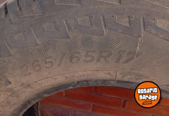 Accesorios para Autos - Vendo 2 cubiertas estaban colocadas en una S10 - En Venta