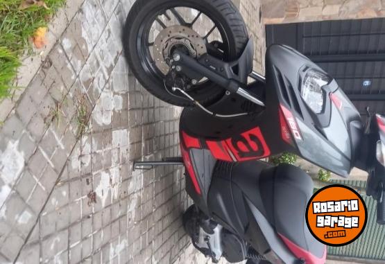 Motos - Aprilia Sr 160 2024 Nafta 4500Km - En Venta