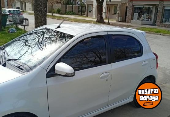 Autos - Toyota ETIOS 1.5 XLS 5 PTAS. 2020 Nafta 24000Km - En Venta