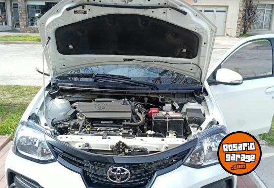Autos - Toyota ETIOS 1.5 XLS 5 PTAS. 2020 Nafta 24000Km - En Venta