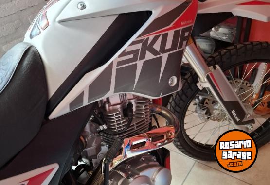 Motos - Motomel 150 cc silver 2022 Nafta 800Km - En Venta