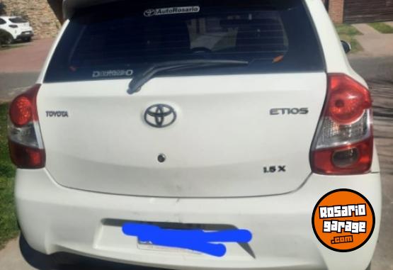 Autos - Toyota Etios 2015 Nafta 155000Km - En Venta