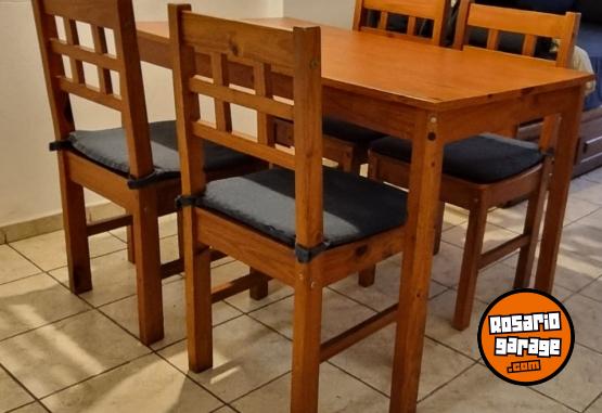 Hogar - MESA PINO CHICA CON 4 SILLAS - En Venta