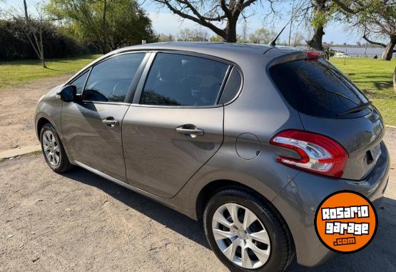 Autos - Peugeot 208 2013 Nafta 110000Km - En Venta