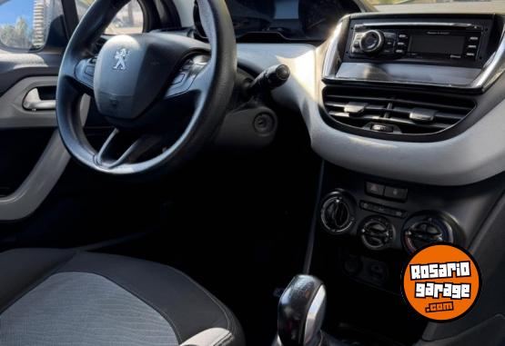 Autos - Peugeot 208 2013 Nafta 110000Km - En Venta