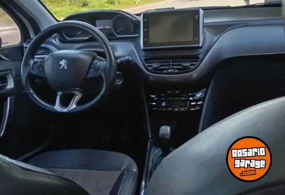 Autos - Peugeot 2008 felini 2017 Nafta 66000Km - En Venta