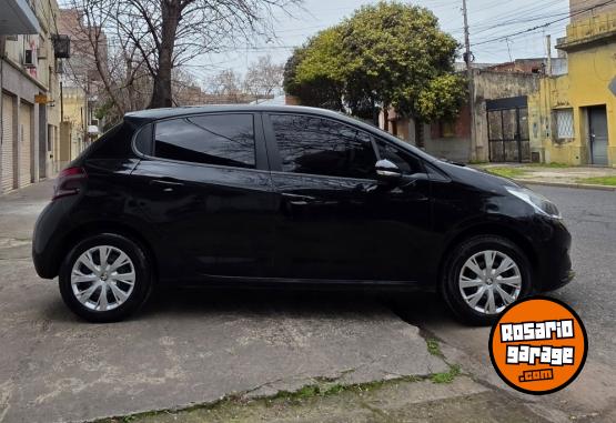 Autos - Peugeot 208 2017 Nafta 89000Km - En Venta