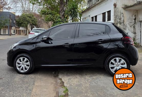 Autos - Peugeot 208 2017 Nafta 89000Km - En Venta