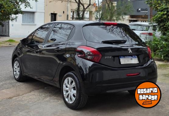 Autos - Peugeot 208 2017 Nafta 89000Km - En Venta