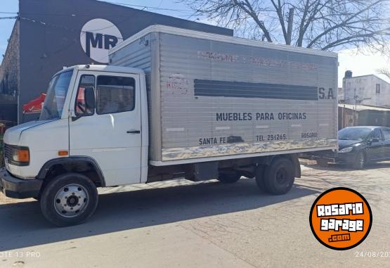 Camiones y Grúas - Mercedes 710 titular al dia - En Venta