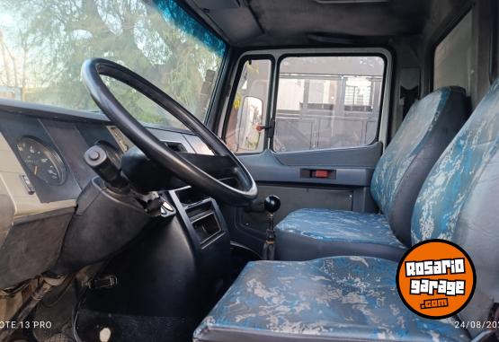 Camiones y Grúas - Mercedes 710 titular al dia - En Venta