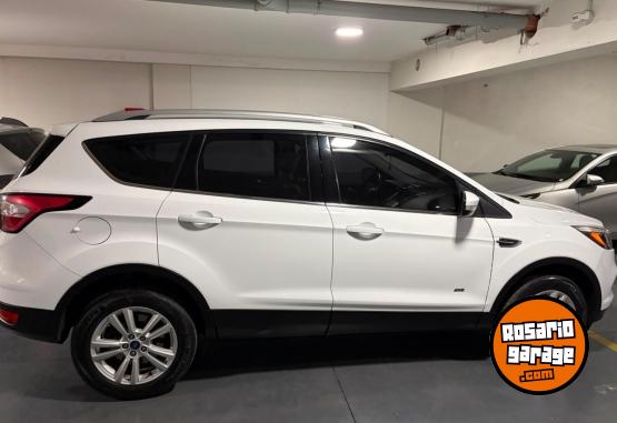 Autos - Ford Kuga 2017 Nafta 162000Km - En Venta