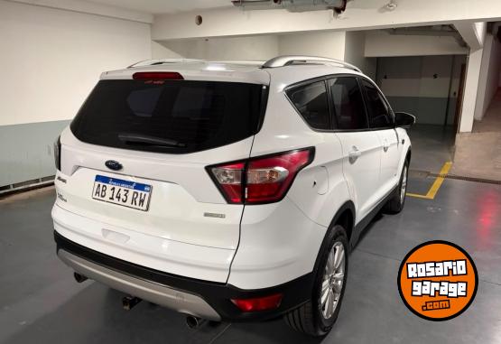 Autos - Ford Kuga 2017 Nafta 162000Km - En Venta