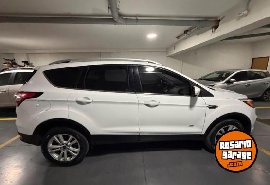 Autos - Ford Kuga 2017 Nafta 162000Km - En Venta