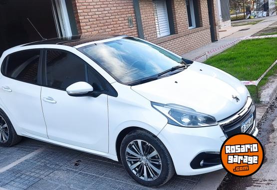 Autos - Peugeot 208 allure 2017 Nafta 115000Km - En Venta