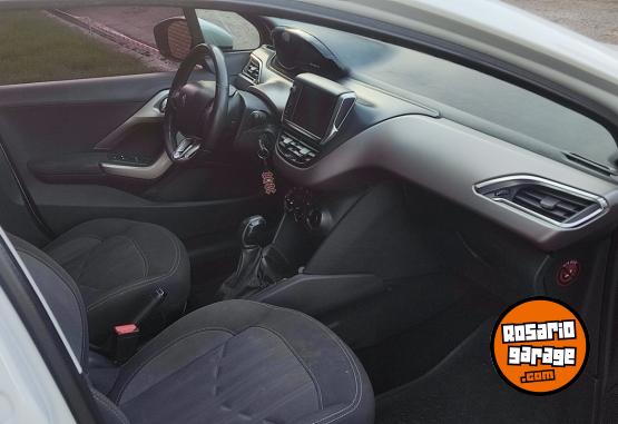 Autos - Peugeot 208 allure 2017 Nafta 115000Km - En Venta