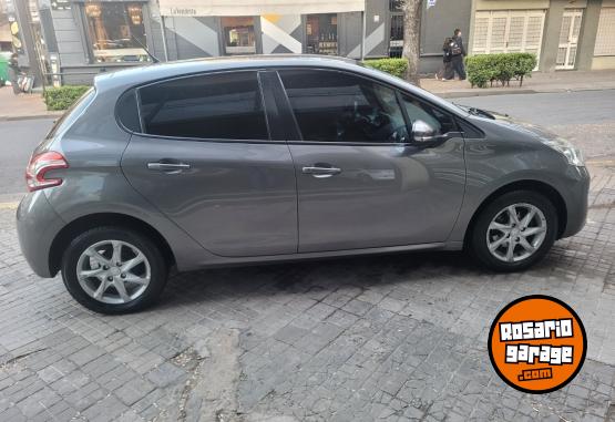 Autos - Peugeot 208 Allure 1.5 2014 Nafta 118000Km - En Venta