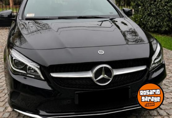 Autos - Mercedes Benz CLA 200 Urban 2018 Nafta 80000Km - En Venta