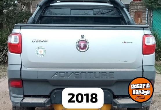 Camionetas - Fiat Strada Adventure Locker 2018 GNC 183000Km - En Venta