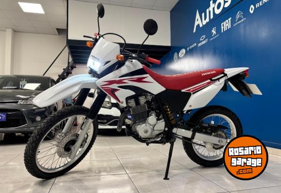 Motos - Honda TORNADO XR 250 2021 Nafta 7600Km - En Venta