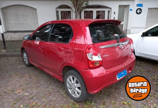 Autos - Toyota ETIOS XLS 2017 Nafta 77000Km - En Venta