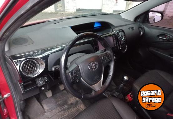 Autos - Toyota ETIOS XLS 2017 Nafta 77000Km - En Venta