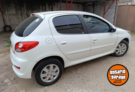 Autos - Peugeot 207 compact 2013 Nafta 120000Km - En Venta