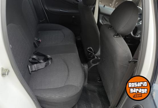 Autos - Peugeot 207 compact 2013 Nafta 120000Km - En Venta