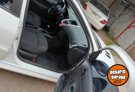 Autos - Peugeot 207 compact 2013 Nafta 120000Km - En Venta