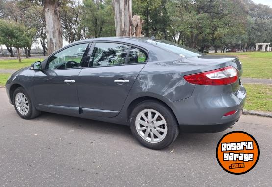 Autos - Renault Fluence no focus logan 2011 Nafta 130000Km - En Venta