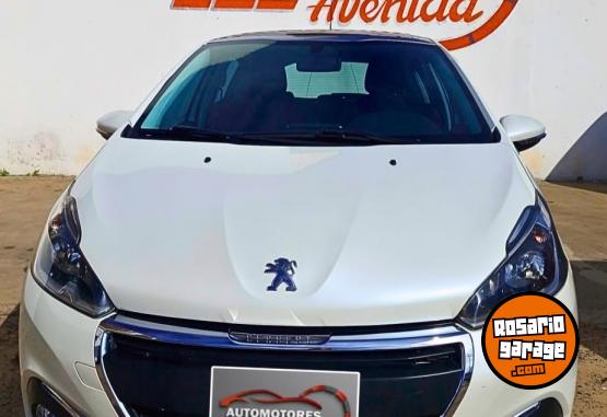 Autos - Peugeot 208 2017 Nafta 105000Km - En Venta