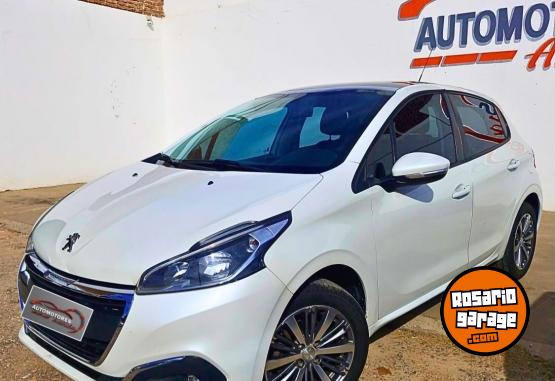 Autos - Peugeot 208 2017 Nafta 105000Km - En Venta