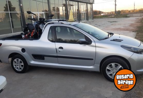 Camionetas - Peugeot Hoggar xs 1.6 2014 Nafta 65000Km - En Venta