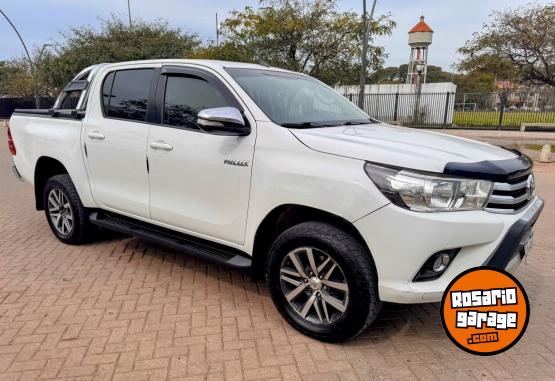 Camionetas - Toyota HILUX 4X2 SRV 2.8 2017 Diesel - En Venta