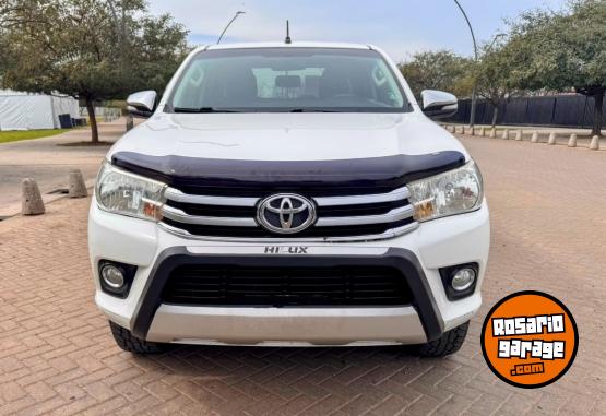 Camionetas - Toyota HILUX 4X2 SRV 2.8 2017 Diesel - En Venta