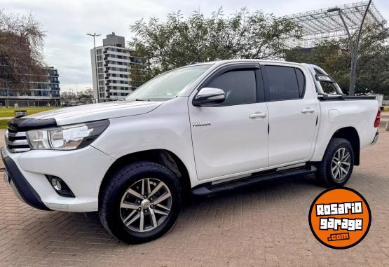 Camionetas - Toyota HILUX 4X2 SRV 2.8 2017 Diesel - En Venta