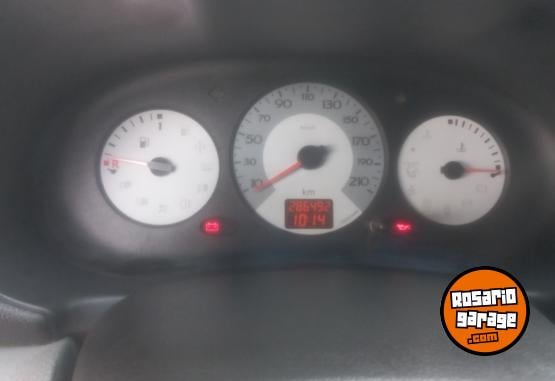 Autos - Renault Autentiq 2006 2006 Nafta 287000Km - En Venta