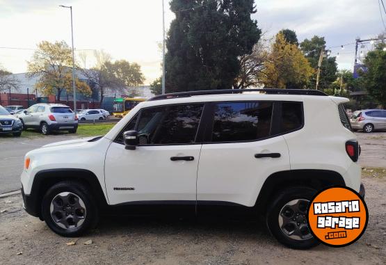 Camionetas - Jeep RENEGADE 2017 Nafta 98000Km - En Venta