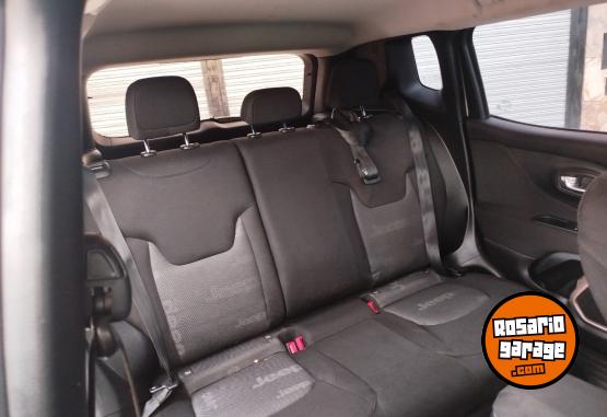 Camionetas - Jeep RENEGADE 2017 Nafta 98000Km - En Venta