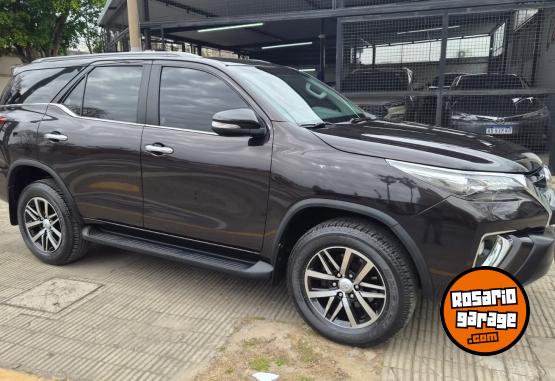 Camionetas - Toyota Sw4 2.8 Srx 7 asientos 2016 Diesel 200000Km - En Venta