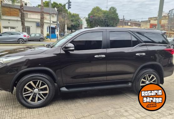 Camionetas - Toyota Sw4 2.8 Srx 7 asientos 2016 Diesel 200000Km - En Venta