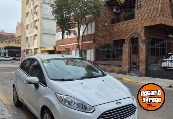 Autos - Ford Fiesta Kinet Design 2016 Nafta 116000Km - En Venta