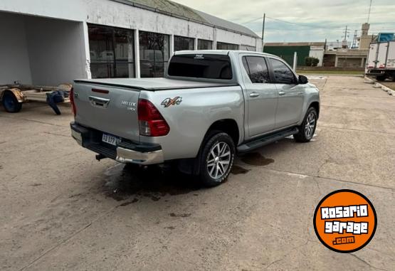 Camionetas - Toyota Hilux SRX 2018 Diesel 152000Km - En Venta