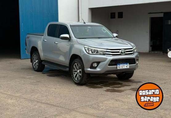 Camionetas - Toyota Hilux SRX 2018 Diesel 152000Km - En Venta