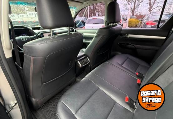 Camionetas - Toyota Hilux SRX 2018 Diesel 152000Km - En Venta