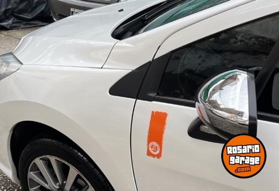 Autos - Peugeot 308 Roland Garros 2018 Nafta 61000Km - En Venta