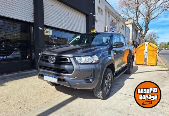 Camionetas - Toyota Hilux SR AT 4X4 2025 Diesel 27500Km - En Venta